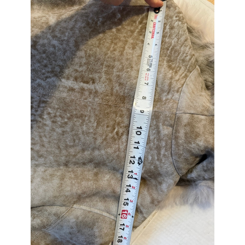 HiSO Rumour Shearling Moto Coat Cement
Size Large - Picture 5 of 11